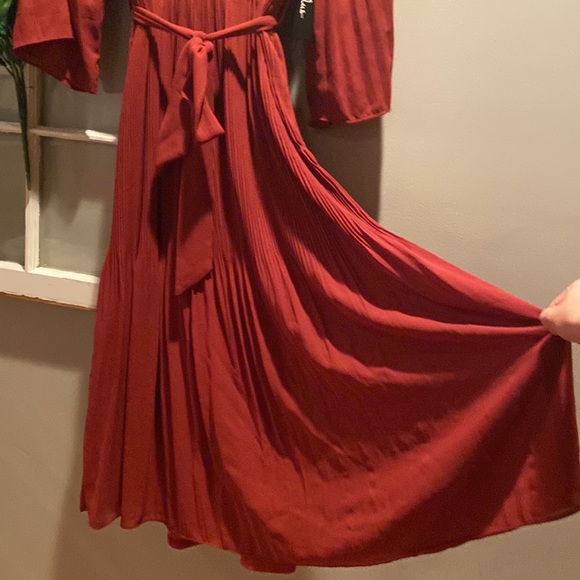 Lulus Maroon 3/4 Bell Sleeve Midi Dress Small - Picture 5 of 6